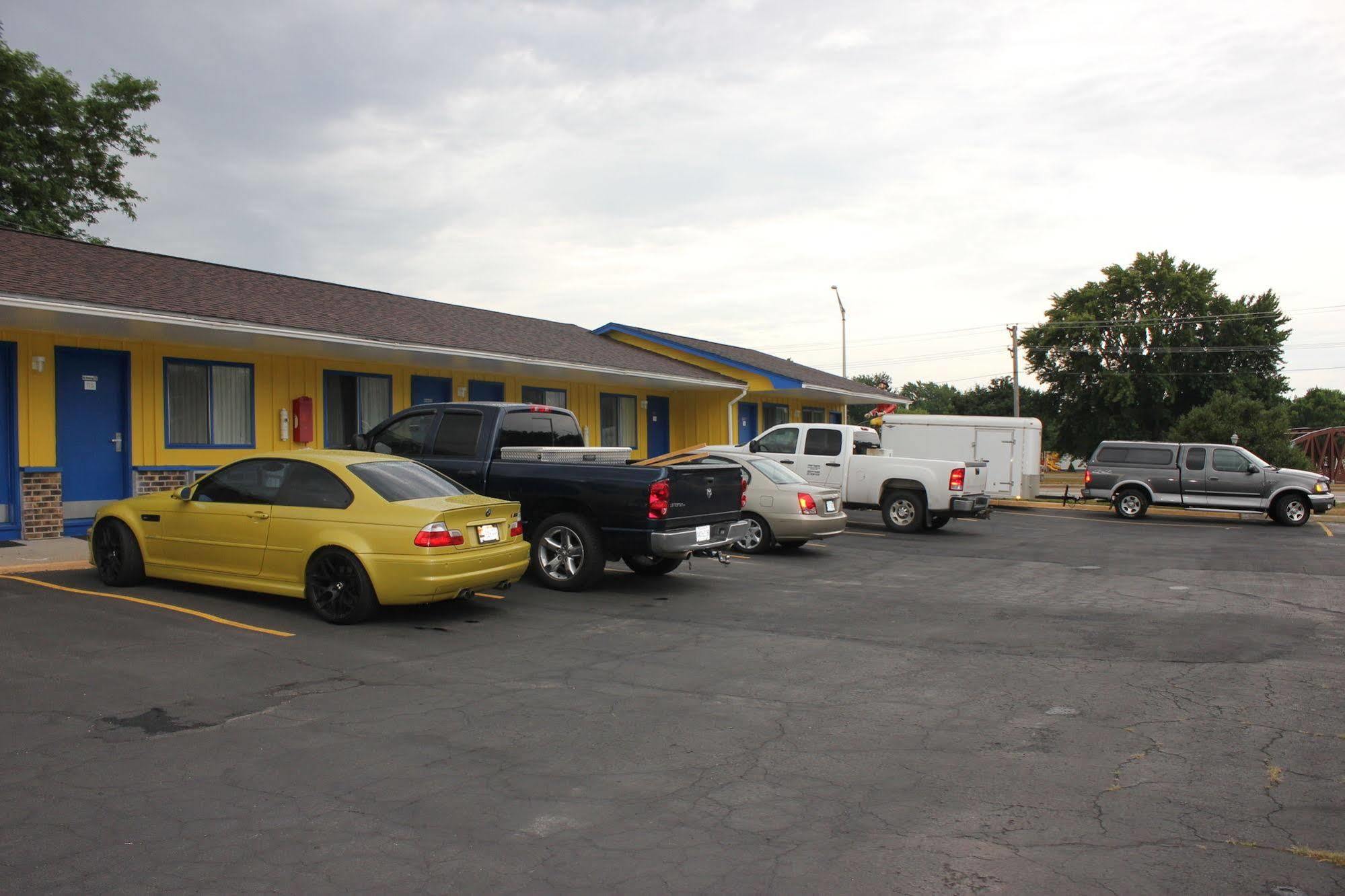 Sparta Inn Exterior photo