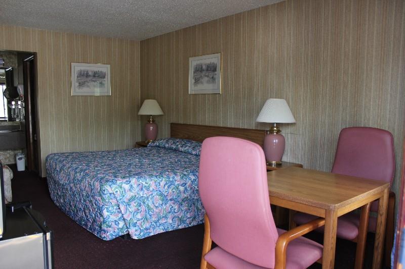 Sparta Inn Room photo
