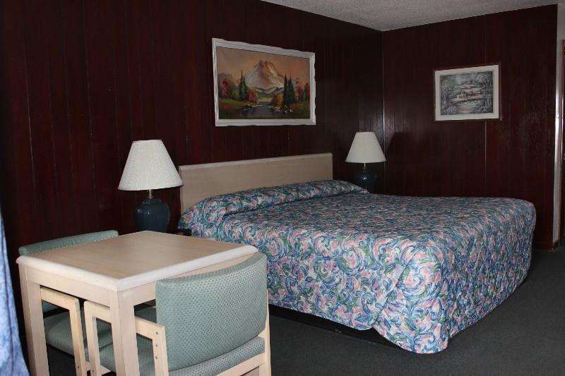 Sparta Inn Room photo